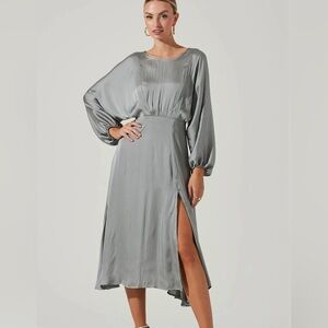 NWT - inspired by ASTR Marin dolman sleeve midi dress
